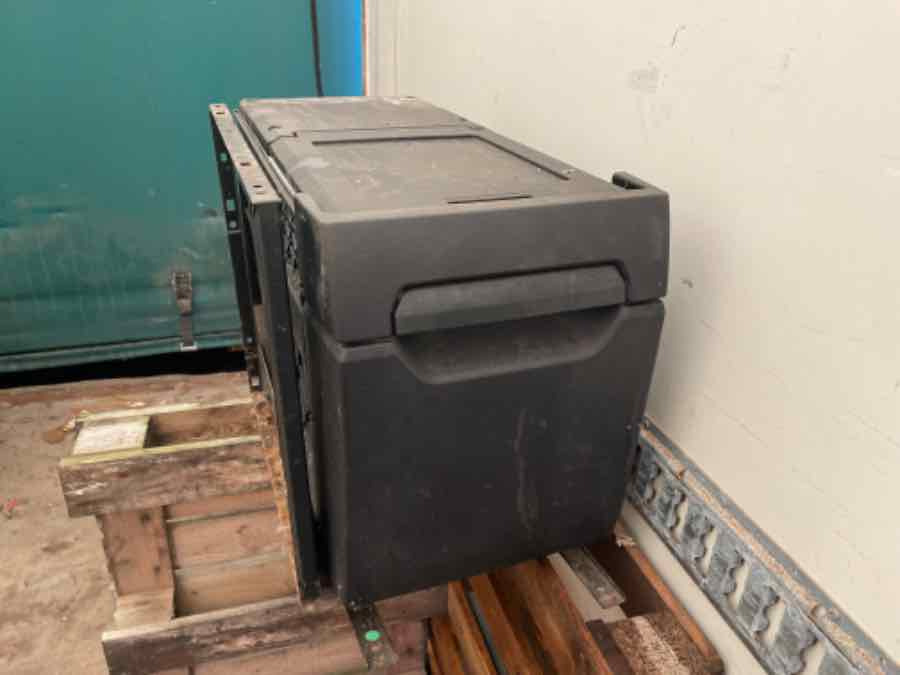 MERCEDES REFRIGERATOR / FRIDGE - Hytt och interiör för Lastbil: bild 1 MERCEDES REFRIGERATOR / FRIDGE - Hytt och interiör för Lastbil: bild 1