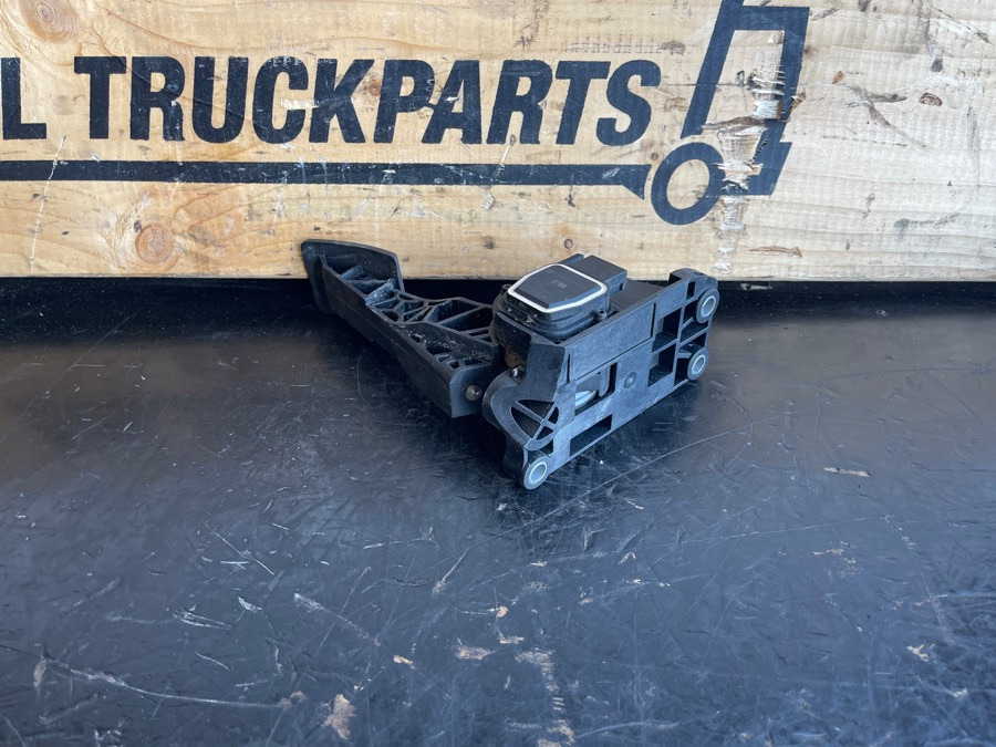 MERCEDES SPEEDER PEDAL A9603000004 - Hytt och interiör för Lastbil: bild 2 MERCEDES SPEEDER PEDAL A9603000004 - Hytt och interiör för Lastbil: bild 2