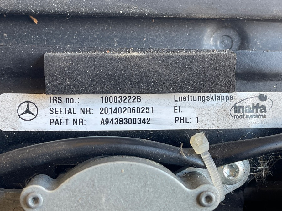 MERCEDES SUN ROOF A9438300342 - Hytt och interiör för Lastbil: bild 3 MERCEDES SUN ROOF A9438300342 - Hytt och interiör för Lastbil: bild 3