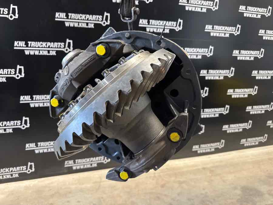 SCANIA DIFF R885 - 3.23 // 2300436 - Differential för Lastbil: bild 2 SCANIA DIFF R885 - 3.23 // 2300436 - Differential för Lastbil: bild 2