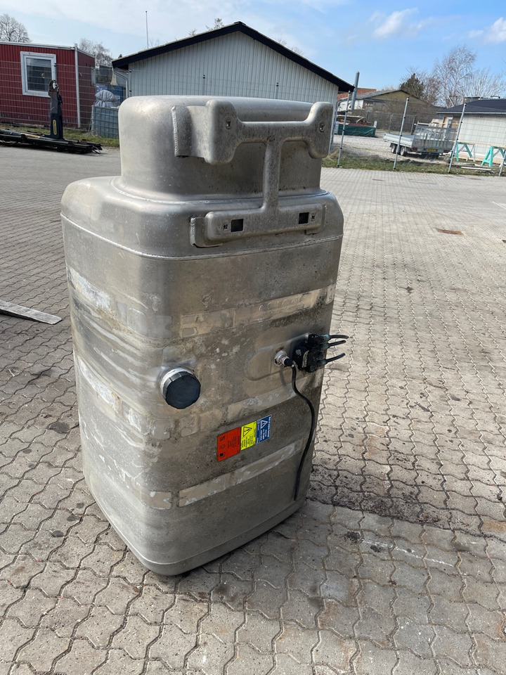 SCANIA FUEL TANK 2132702 - Bränslesystem för Lastbil: bild 1 SCANIA FUEL TANK 2132702 - Bränslesystem för Lastbil: bild 1