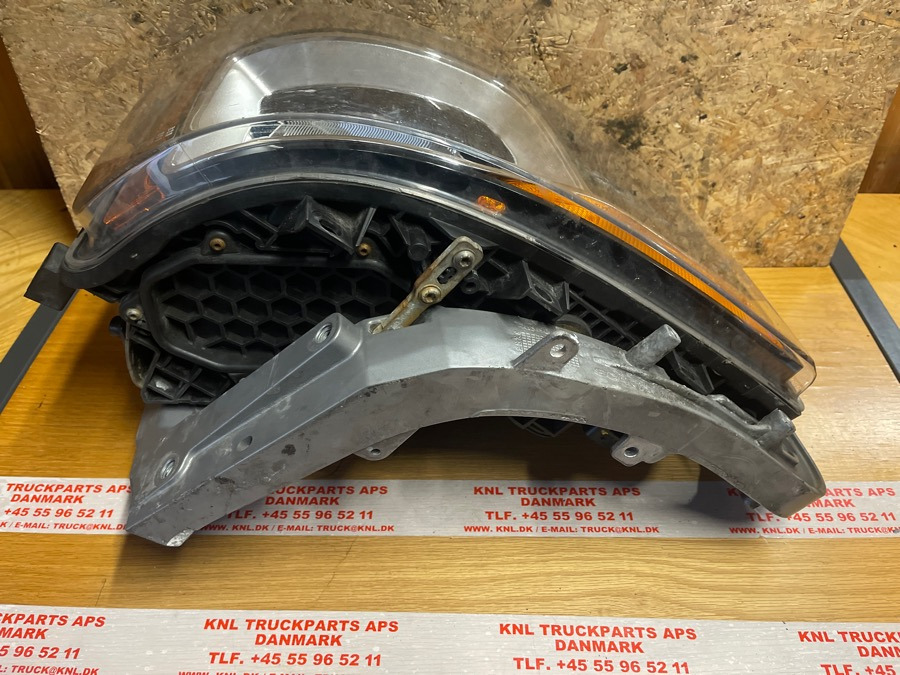 SCANIA LAMP 2655841 - Ljus/ Belysning för Lastbil: bild 2 SCANIA LAMP 2655841 - Ljus/ Belysning för Lastbil: bild 2