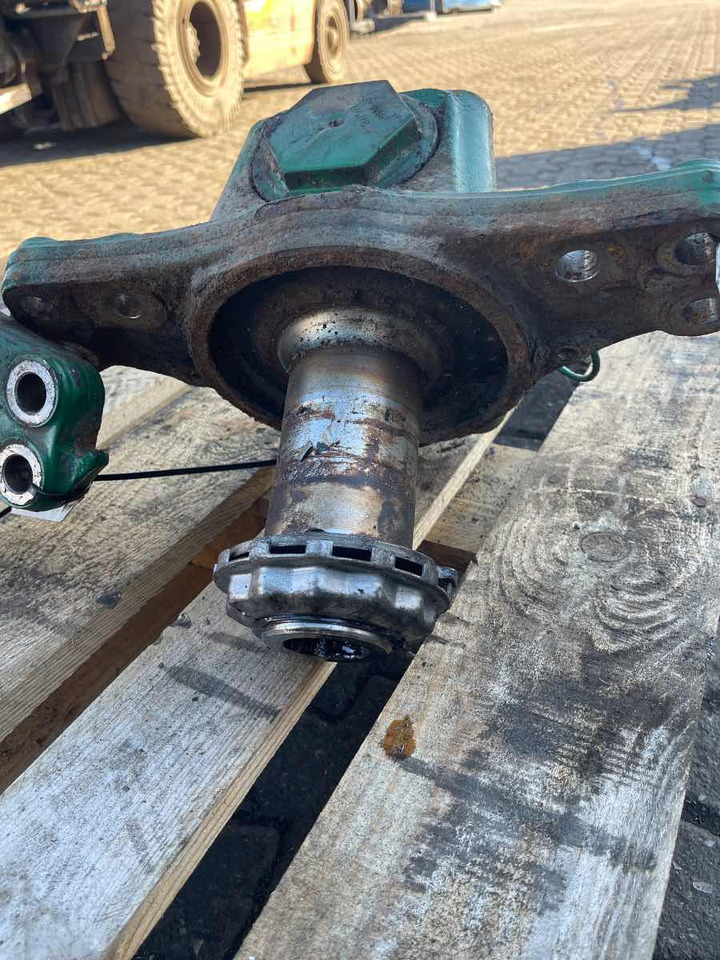 VOLVO STEERING KNUCKLE 21700330 - Styrspindel för Lastbil: bild 2 VOLVO STEERING KNUCKLE 21700330 - Styrspindel för Lastbil: bild 2