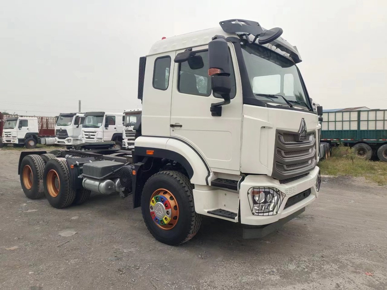 SINOTRUK HOWO 371hp 6X4 Tractor unit - Dragbil: bild 3 SINOTRUK HOWO 371hp 6X4 Tractor unit - Dragbil: bild 3
