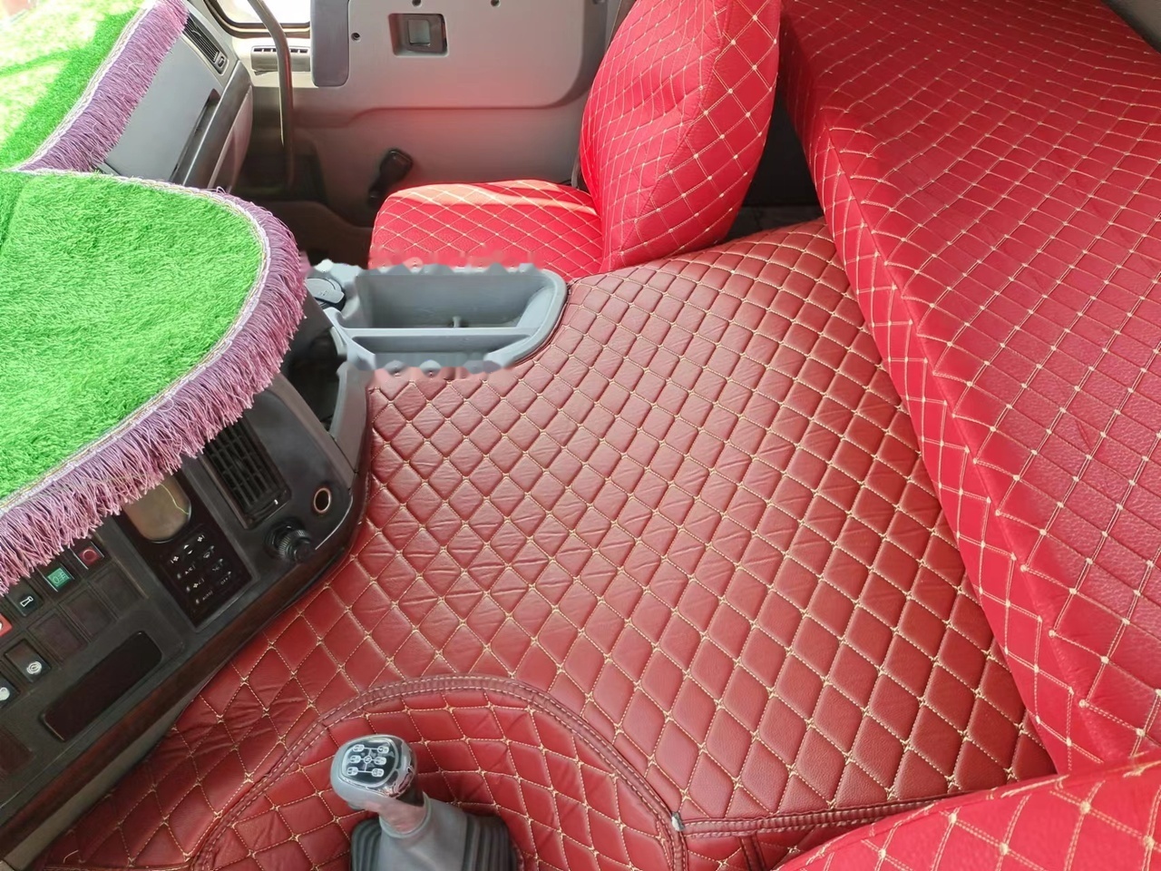 SINOTRUK Howo tractor unit 420 hp - Dragbil: bild 5 SINOTRUK Howo tractor unit 420 hp - Dragbil: bild 5