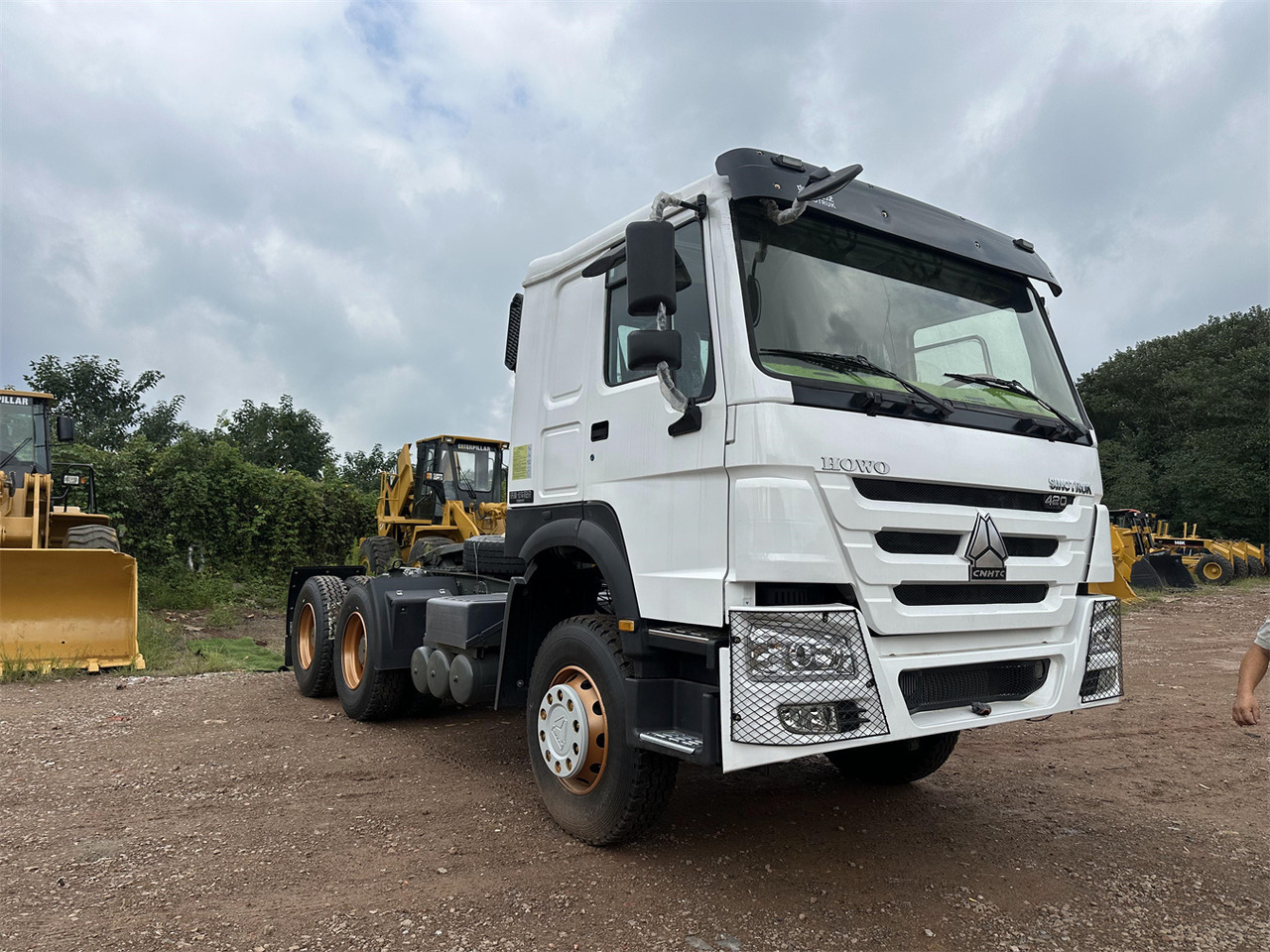 SINOTRUK Howo tractor unit 420hp - Dragbil: bild 3 SINOTRUK Howo tractor unit 420hp - Dragbil: bild 3