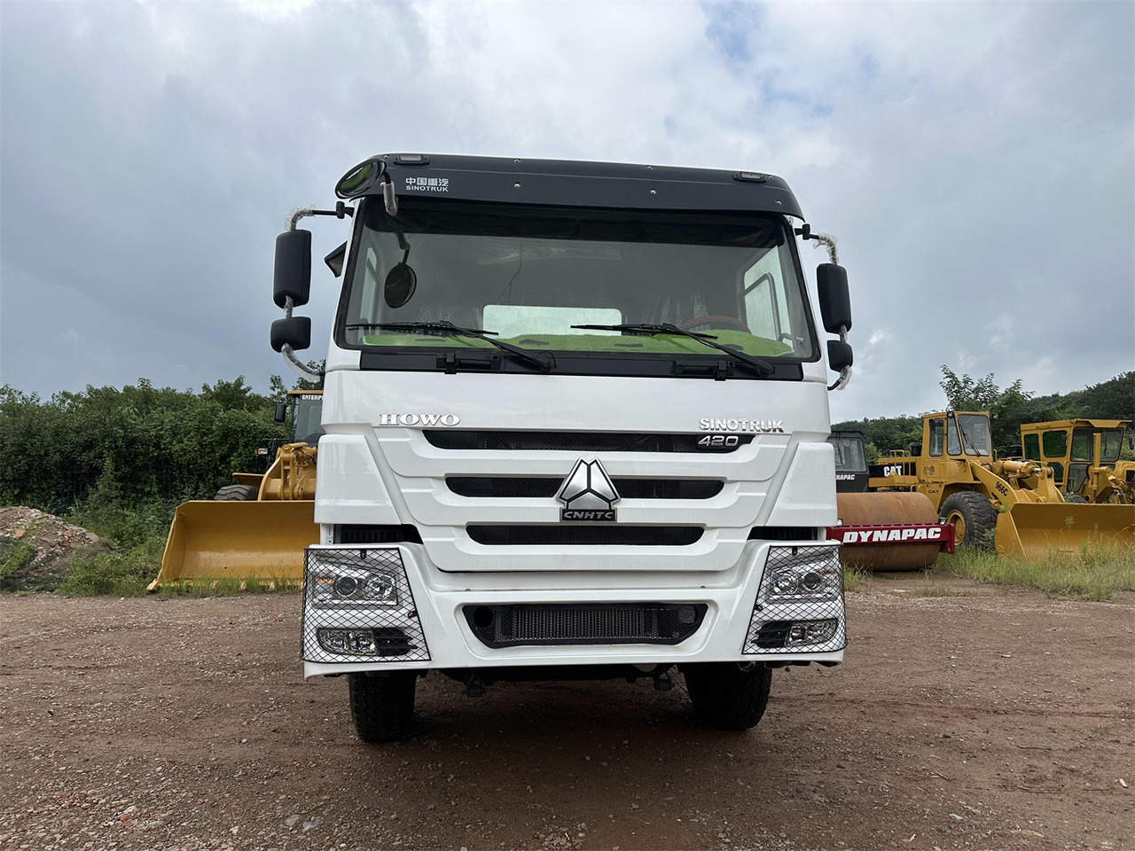 SINOTRUK Howo tractor unit 420hp - Dragbil: bild 4 SINOTRUK Howo tractor unit 420hp - Dragbil: bild 4