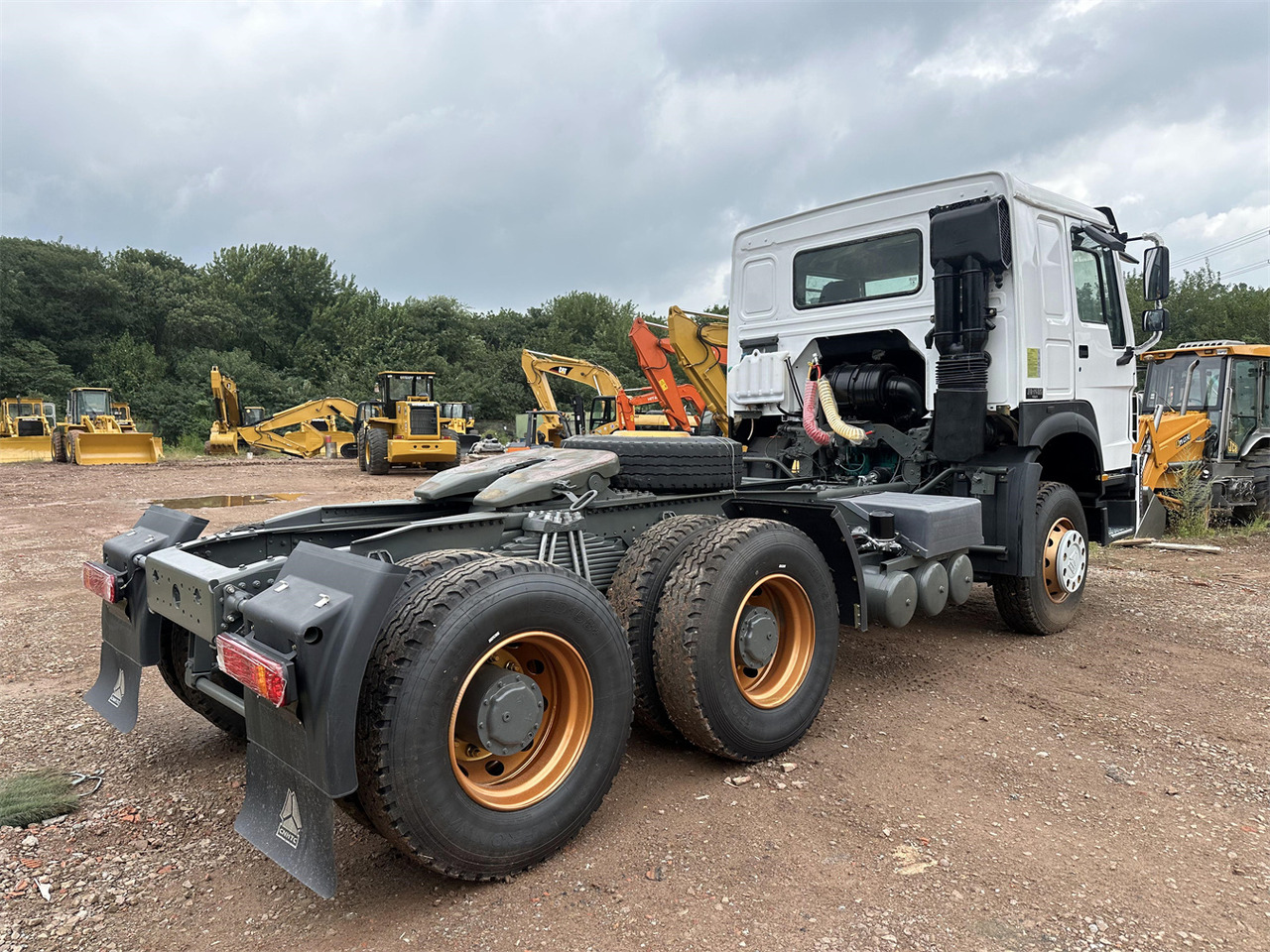 SINOTRUK Howo tractor unit 420hp - Dragbil: bild 4 SINOTRUK Howo tractor unit 420hp - Dragbil: bild 4