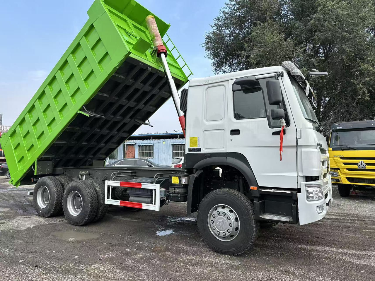 SINOTRUK HOWO 400HP 6X4 Tipper Truck - Tippbil lastbil: bild 1 SINOTRUK HOWO 400HP 6X4 Tipper Truck - Tippbil lastbil: bild 1