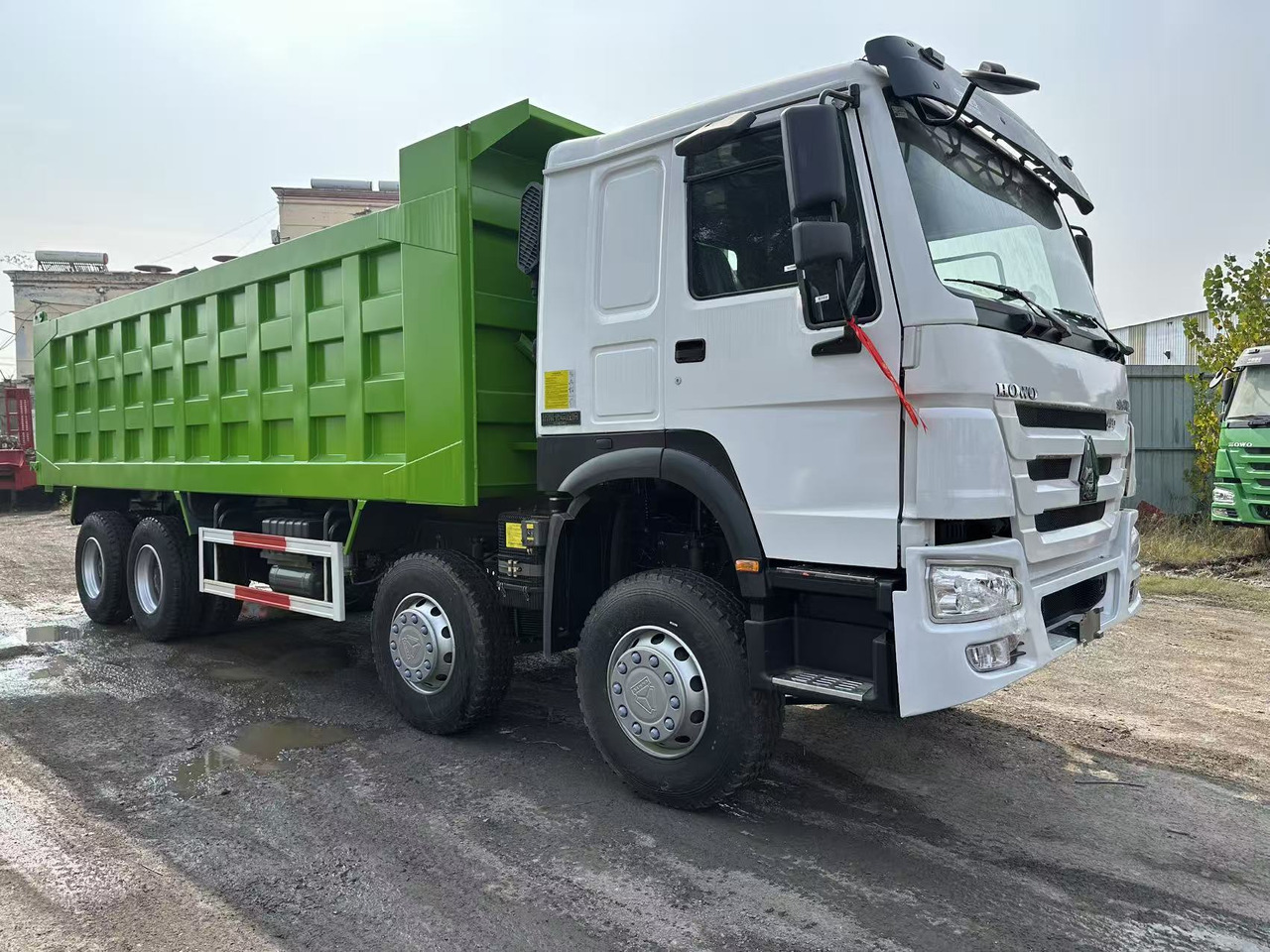 SINOTRUK HOWO 420HP 8X4 Tipper Truck - Tippbil lastbil: bild 4 SINOTRUK HOWO 420HP 8X4 Tipper Truck - Tippbil lastbil: bild 4