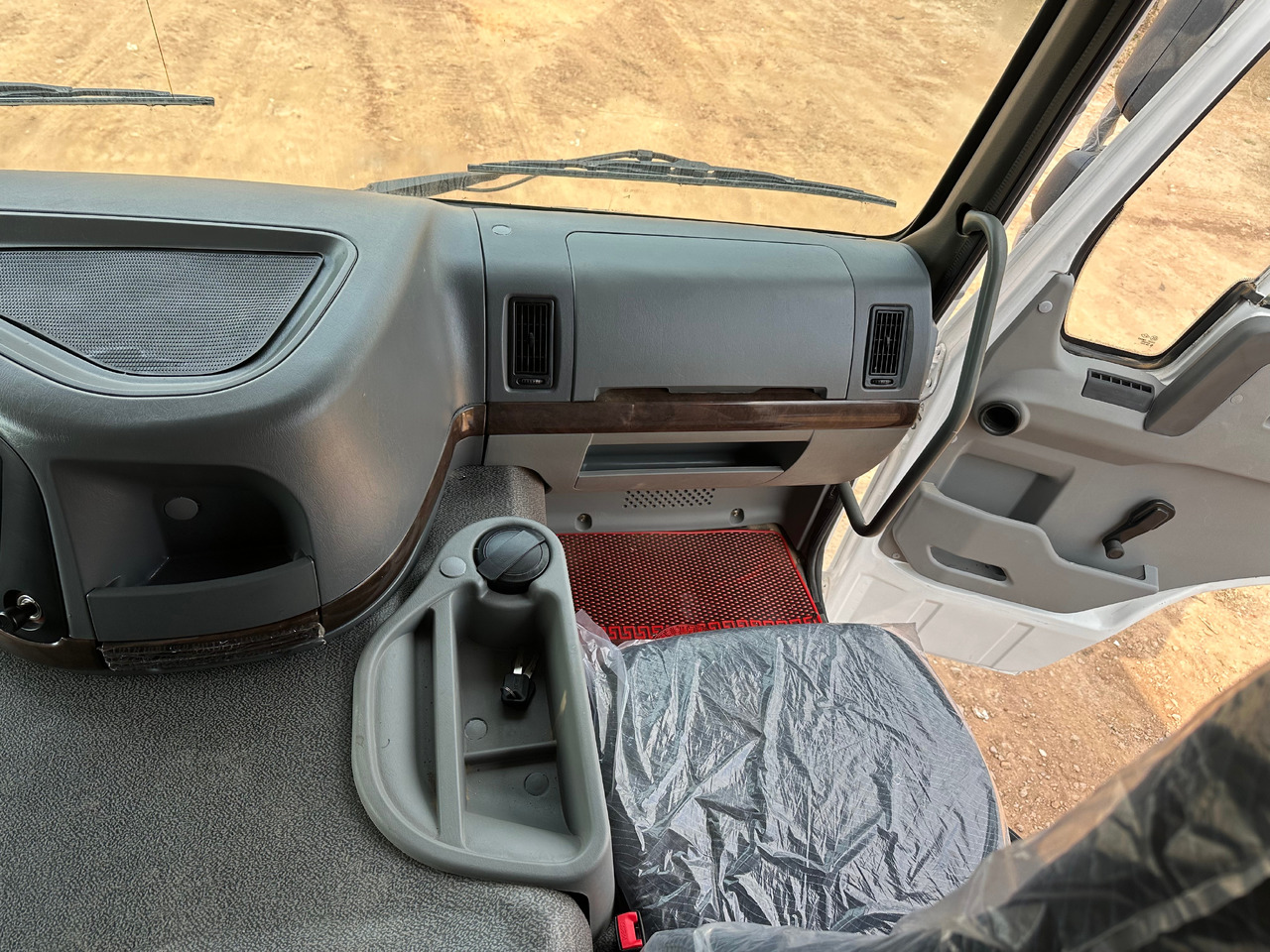 SINOTRUK HOWO Dump truck 371 6x4 - Tippbil lastbil: bild 5 SINOTRUK HOWO Dump truck 371 6x4 - Tippbil lastbil: bild 5