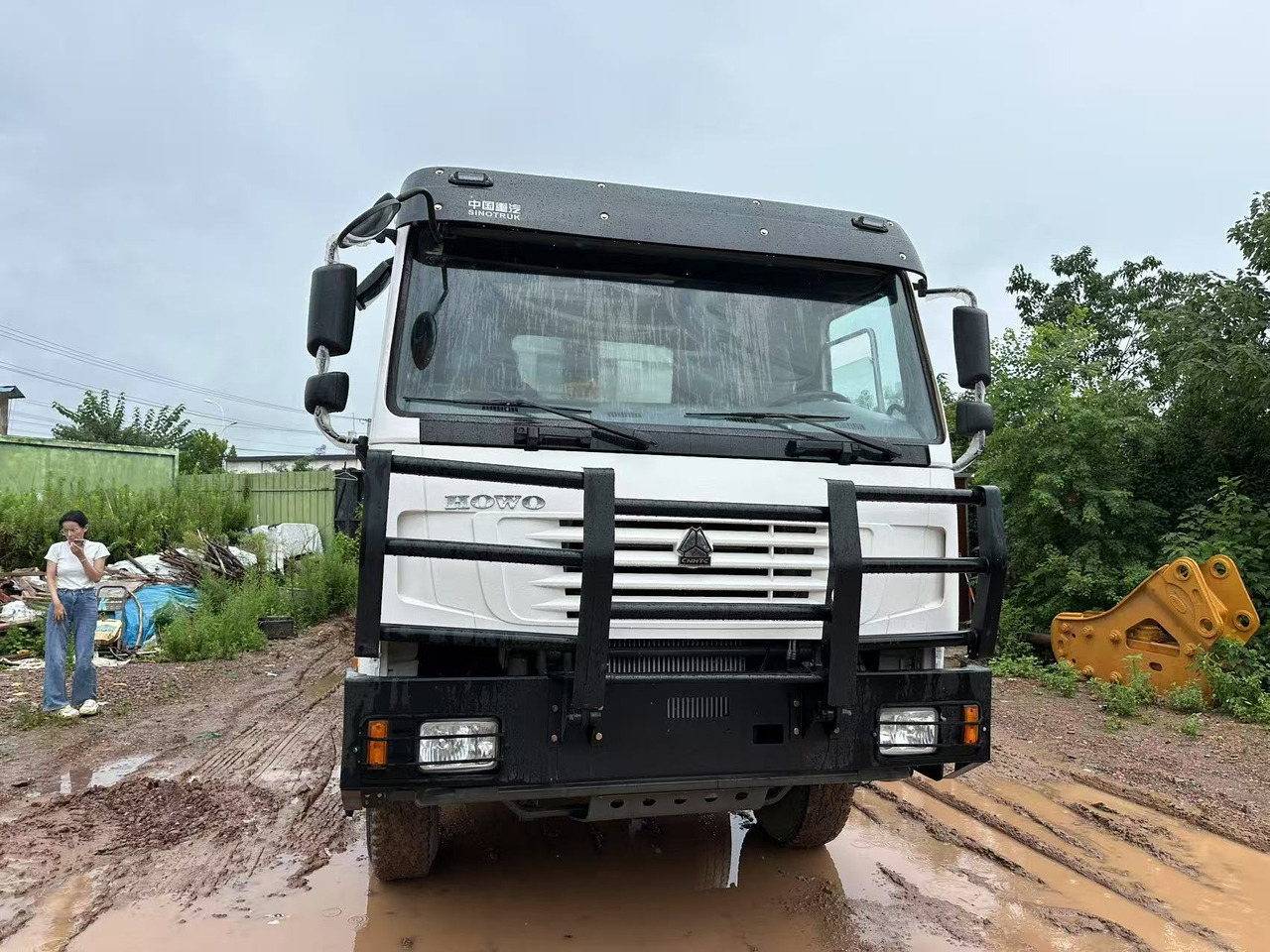 Sinotruk HOWO 371hp 8x4 - Tippbil lastbil: bild 2 Sinotruk HOWO 371hp 8x4 - Tippbil lastbil: bild 2