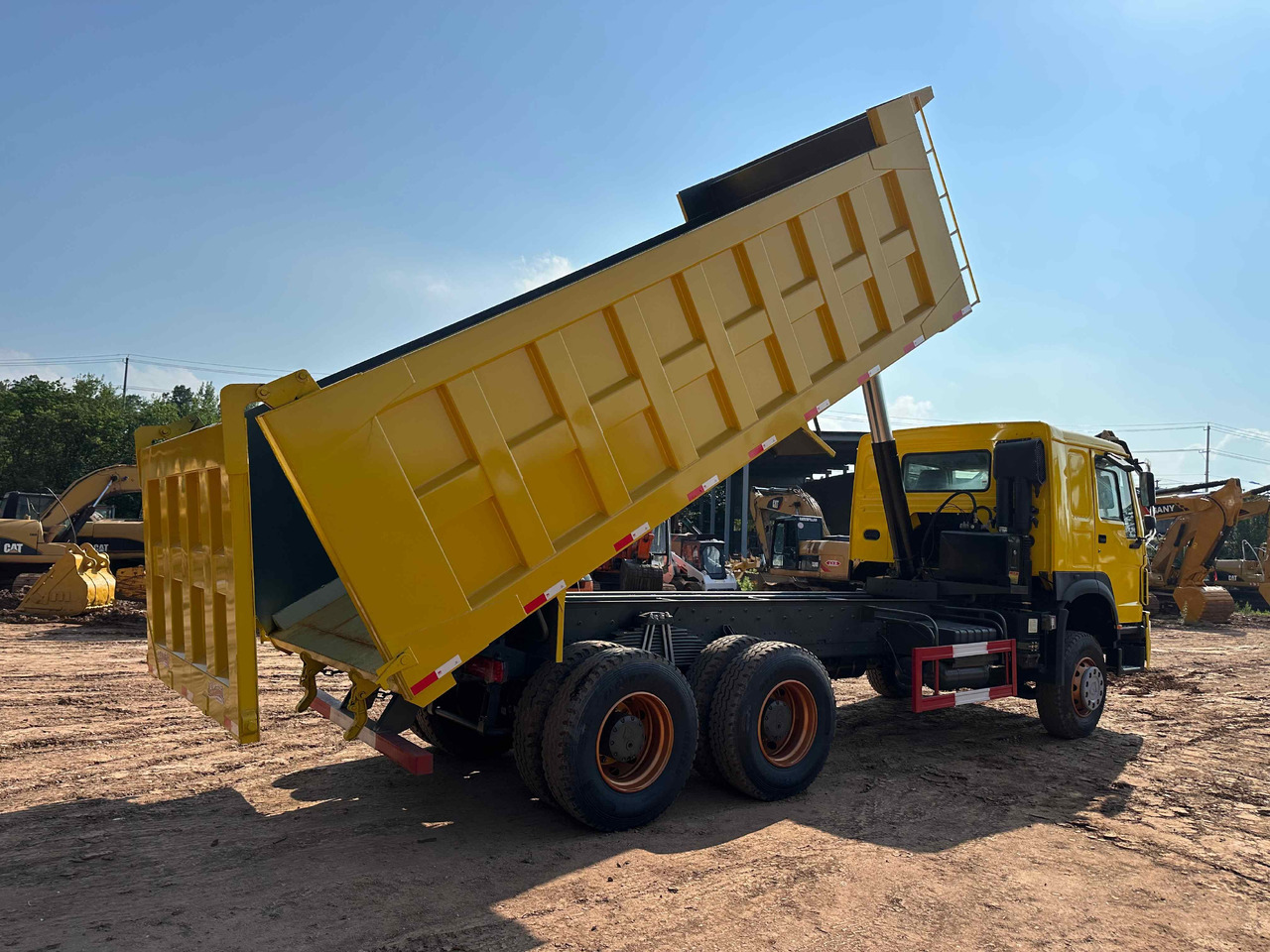 Sinotruk HOWO 400hp 6X4 - Tippbil lastbil: bild 3 Sinotruk HOWO 400hp 6X4 - Tippbil lastbil: bild 3