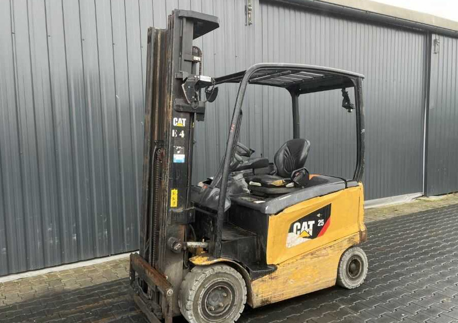 CAT Lift Trucks EP25CN - Eltruck: bild 1 CAT Lift Trucks EP25CN - Eltruck: bild 1