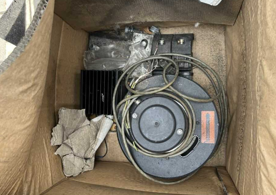 Cascade UEC-07-2003 R0, Kartonklammer - Klämaggregat för Materialhanteringsutrustning: bild 4 Cascade UEC-07-2003 R0, Kartonklammer - Klämaggregat för Materialhanteringsutrustning: bild 4