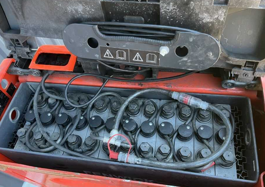 Linde SL16032 - Låglyftar: bild 5 Linde SL16032 - Låglyftar: bild 5