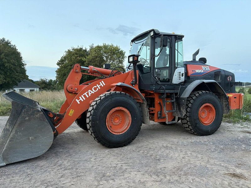 Hitachi ZW180 - Lastare: bild 1 Hitachi ZW180 - Lastare: bild 1