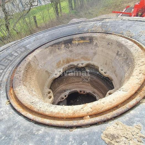 Michelin 18.00R33 - Däck och fälgar: bild 2 Michelin 18.00R33 - Däck och fälgar: bild 2