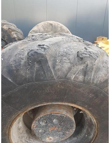 Michelin 18R19.5XF - Däck och fälgar: bild 5 Michelin 18R19.5XF - Däck och fälgar: bild 5