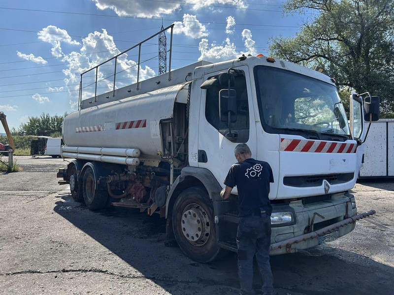 Renault 320 - Tankbil: bild 3 Renault 320 - Tankbil: bild 3