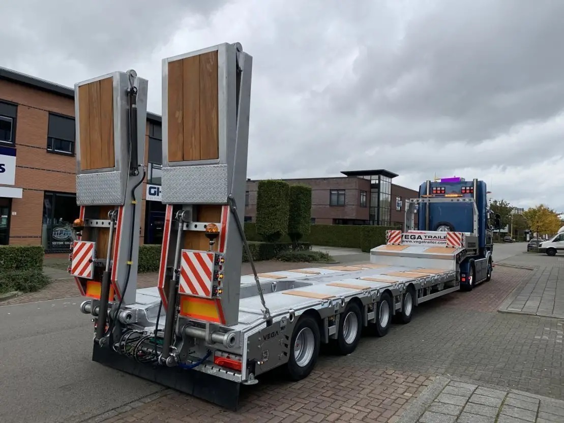 4 AXLE GERMANO TYPE LOWLOADER VEGA TRAILER - Låg lastare semitrailer: bild 4 4 AXLE GERMANO TYPE LOWLOADER VEGA TRAILER - Låg lastare semitrailer: bild 4