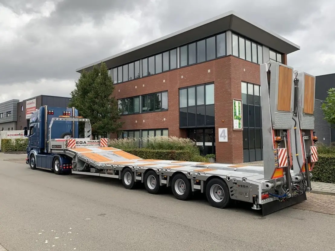 4 AXLE GERMANO TYPE LOWLOADER VEGA TRAILER - Låg lastare semitrailer: bild 2 4 AXLE GERMANO TYPE LOWLOADER VEGA TRAILER - Låg lastare semitrailer: bild 2