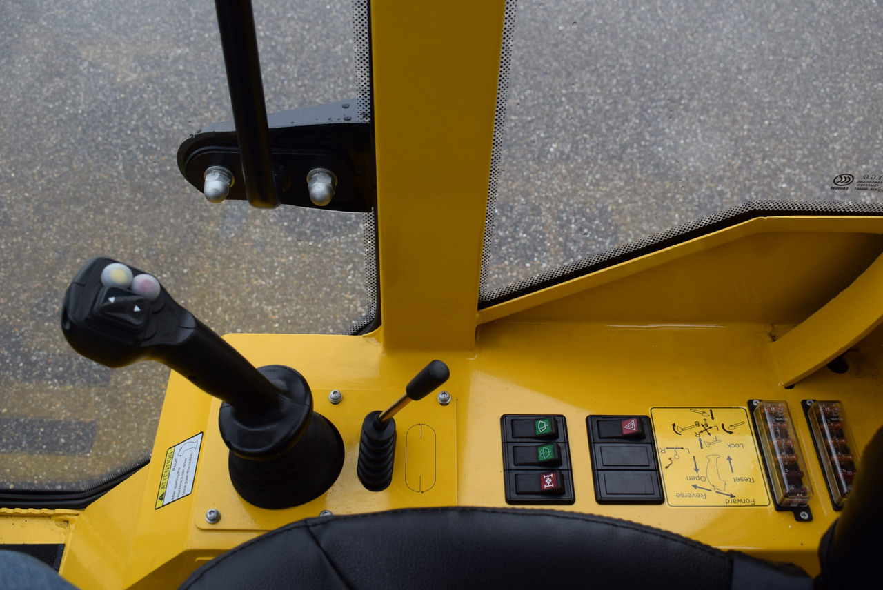 Eurotrac W13 Radlader Hoflader - Minilastare: bild 5 Eurotrac W13 Radlader Hoflader - Minilastare: bild 5