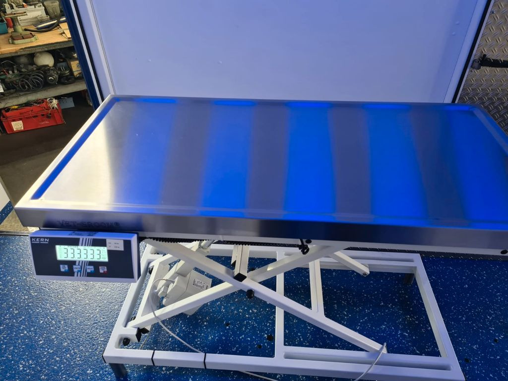 Mercedes-Benz RTW / Tierrettung / Tierarzt / OP Mercedes-Benz RTW / Tierrettung / Tierarzt / OP - Ambulans: bild 4 Mercedes-Benz RTW / Tierrettung / Tierarzt / OP Mercedes-Benz RTW / Tierrettung / Tierarzt / OP - Ambulans: bild 4