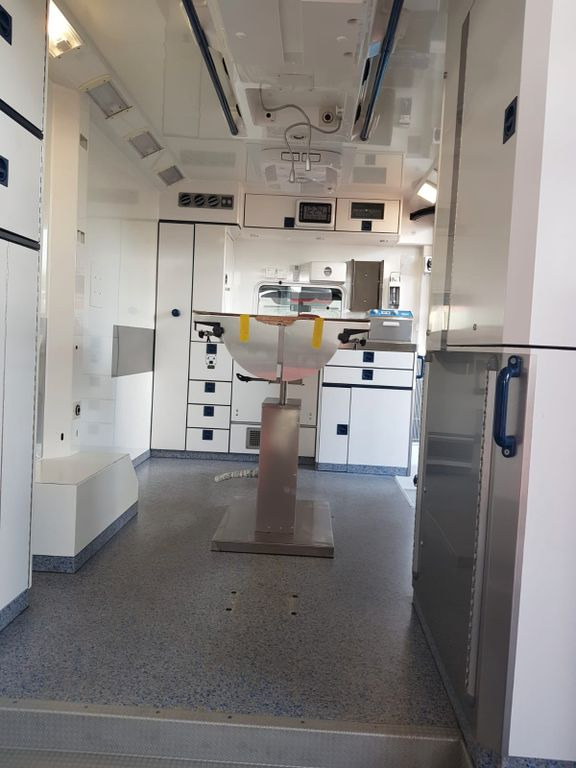 Mercedes-Benz RTW / Tierrettung / Tierarzt / OP Mercedes-Benz RTW / Tierrettung / Tierarzt / OP - Ambulans: bild 5 Mercedes-Benz RTW / Tierrettung / Tierarzt / OP Mercedes-Benz RTW / Tierrettung / Tierarzt / OP - Ambulans: bild 5