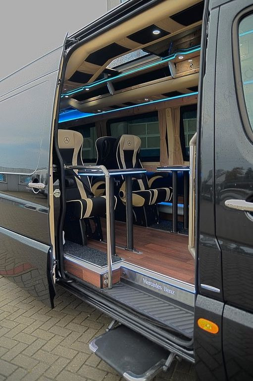 Mercedes-Benz Sprinter 319 VIP 8+1 Mercedes-Benz Sprinter 319 VIP 8+1 - Minibuss, Persontransport: bild 5 Mercedes-Benz Sprinter 319 VIP 8+1 Mercedes-Benz Sprinter 319 VIP 8+1 - Minibuss, Persontransport: bild 5
