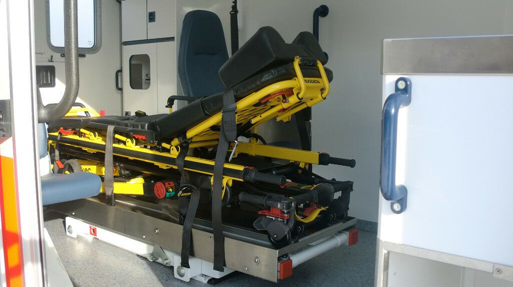 Mercedes-Benz Sprinter 516 CDI 4x4 WAS Koffer // Garantie // - Ambulans: bild 5 Mercedes-Benz Sprinter 516 CDI 4x4 WAS Koffer // Garantie // - Ambulans: bild 5