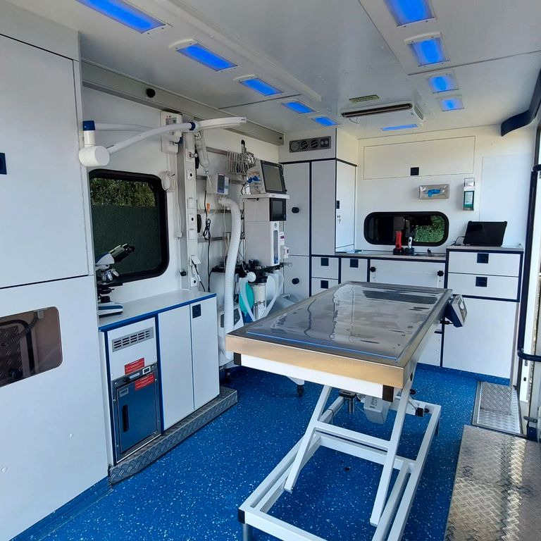 Mercedes-Benz Sprinter 519 Tierarzt Garantie Mercedes-Benz Sprinter 519 Tierarzt Garantie - Ambulans: bild 1 Mercedes-Benz Sprinter 519 Tierarzt Garantie Mercedes-Benz Sprinter 519 Tierarzt Garantie - Ambulans: bild 1