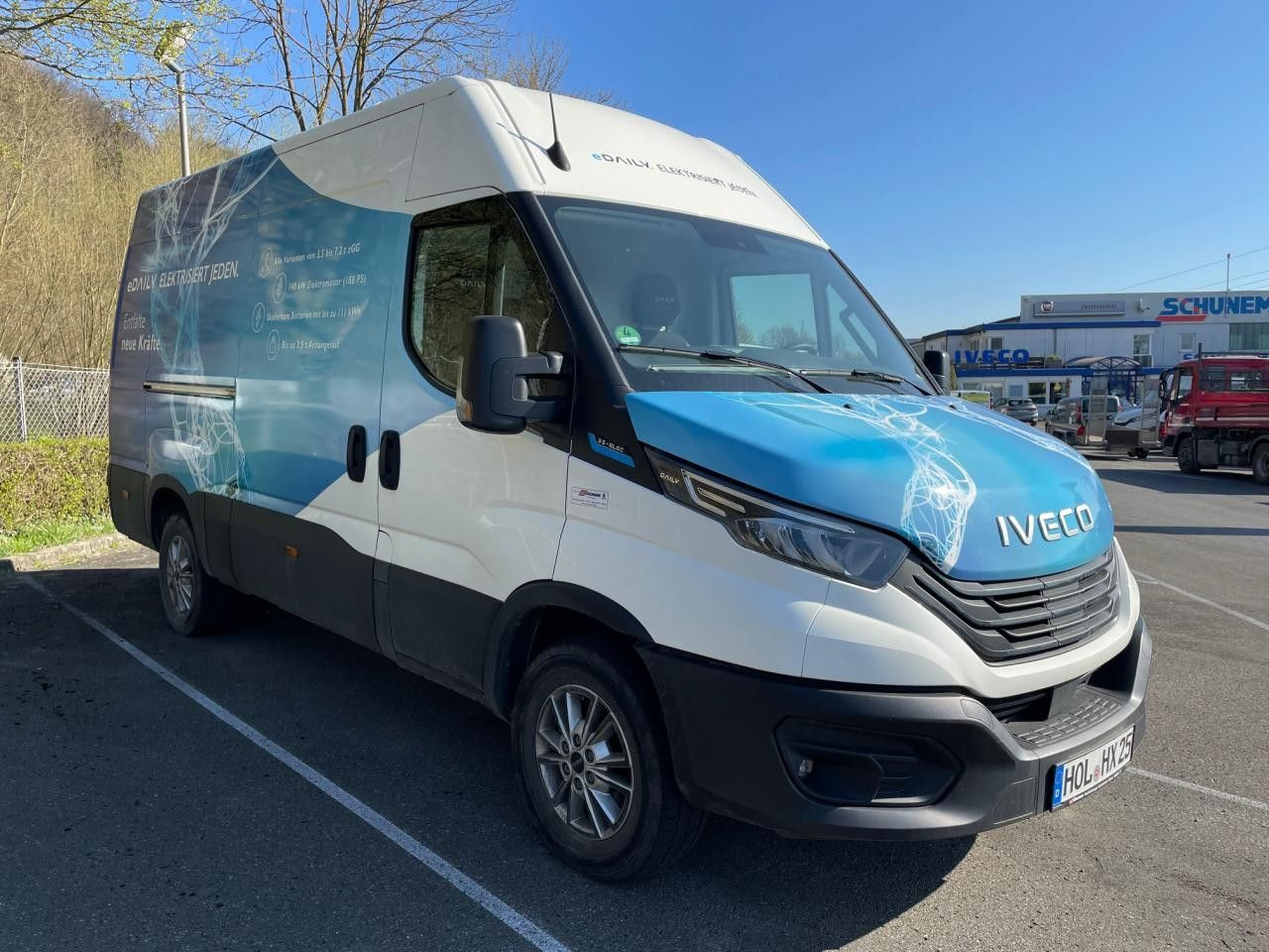 Iveco 35S14 E (eDaily) Klima AHK ZV - Skåpbil, El transportbil: bild 1 Iveco 35S14 E (eDaily) Klima AHK ZV - Skåpbil, El transportbil: bild 1