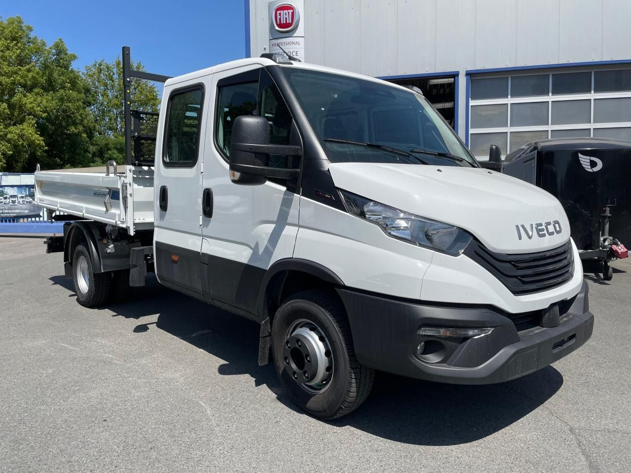 Iveco Daily 70C18H DK - Transportbil med tippflak: bild 2 Iveco Daily 70C18H DK - Transportbil med tippflak: bild 2