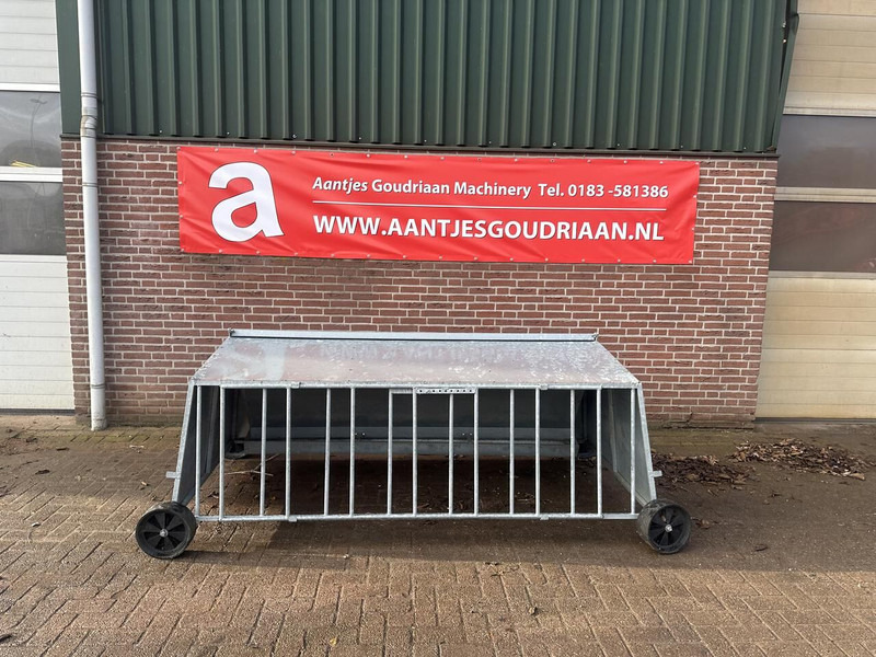 Lammeren voerplaats met overkapping - Utrustning för uppfödnings: bild 1 Lammeren voerplaats met overkapping - Utrustning för uppfödnings: bild 1