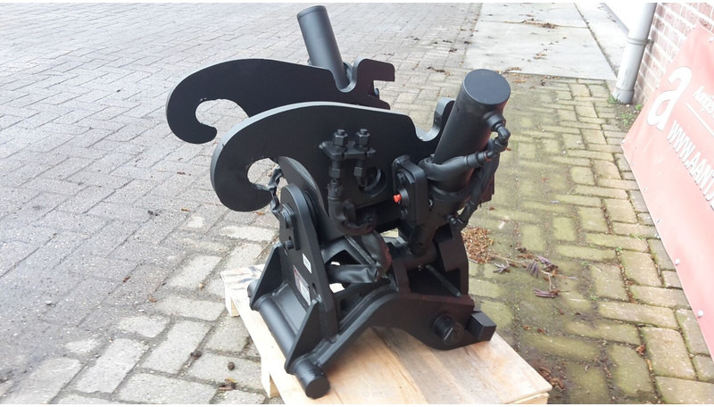 Pladdet kantelstuk cw10 - Tiltrotator för Byggmaskiner: bild 3 Pladdet kantelstuk cw10 - Tiltrotator för Byggmaskiner: bild 3