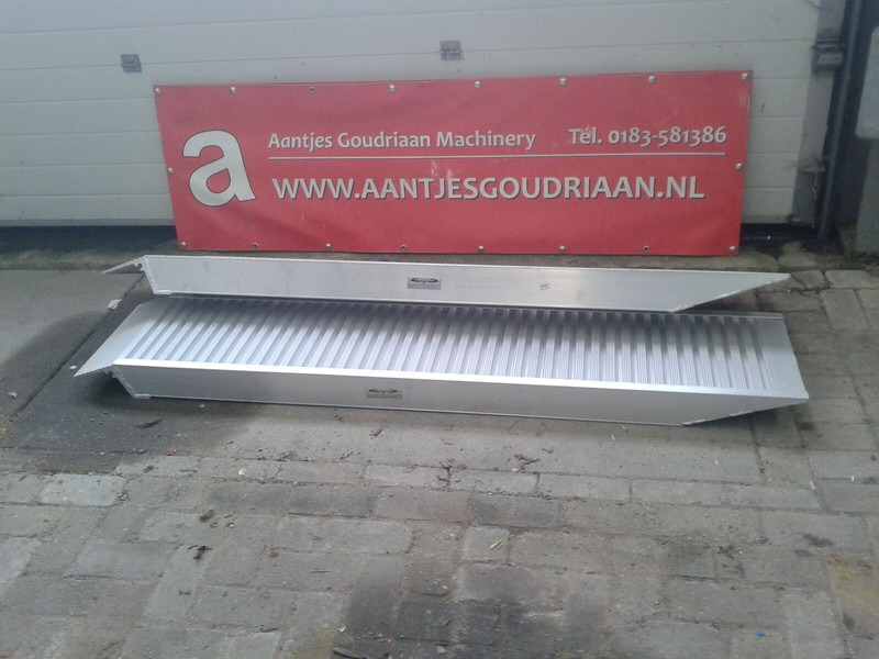 RIJPLANKEN 2 meter - Lastramp: bild 1 RIJPLANKEN 2 meter - Lastramp: bild 1