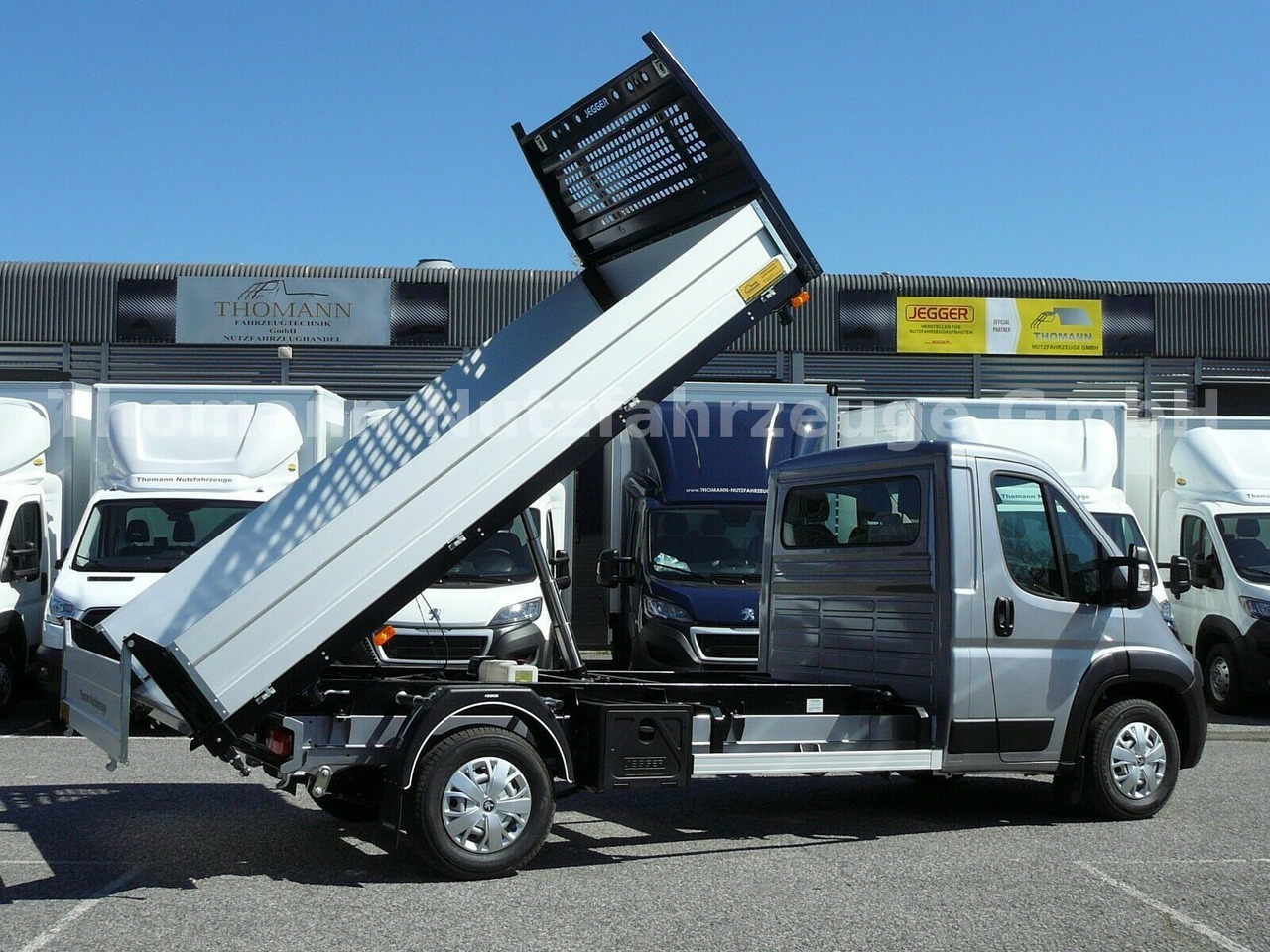 Peugeot Boxer Pritsche 3 Seiten Kipper Premiumaufbau Peugeot Boxer Pritsche 3 Seiten Kipper Premiumaufbau - Transportbil med tippflak: bild 3 Peugeot Boxer Pritsche 3 Seiten Kipper Premiumaufbau Peugeot Boxer Pritsche 3 Seiten Kipper Premiumaufbau - Transportbil med tippflak: bild 3