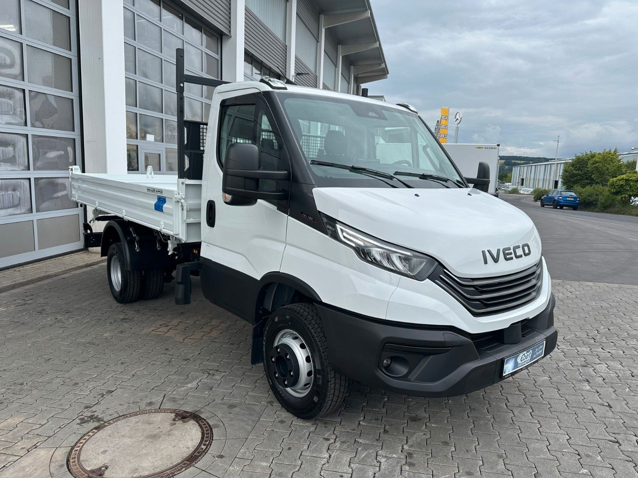 Iveco 70C18H 3-S.-Kipper Meiller *R3.450mm*2xAHK* - Transportbil med tippflak: bild 3 Iveco 70C18H 3-S.-Kipper Meiller *R3.450mm*2xAHK* - Transportbil med tippflak: bild 3
