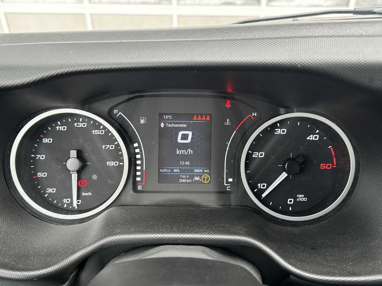 Transportbil med tippflak Iveco 70C18H 3-S.Kipper *R.3750mm*7Sitze*AHK*: bild 11 Transportbil med tippflak Iveco 70C18H 3-S.Kipper *R.3750mm*7Sitze*AHK*: bild 11