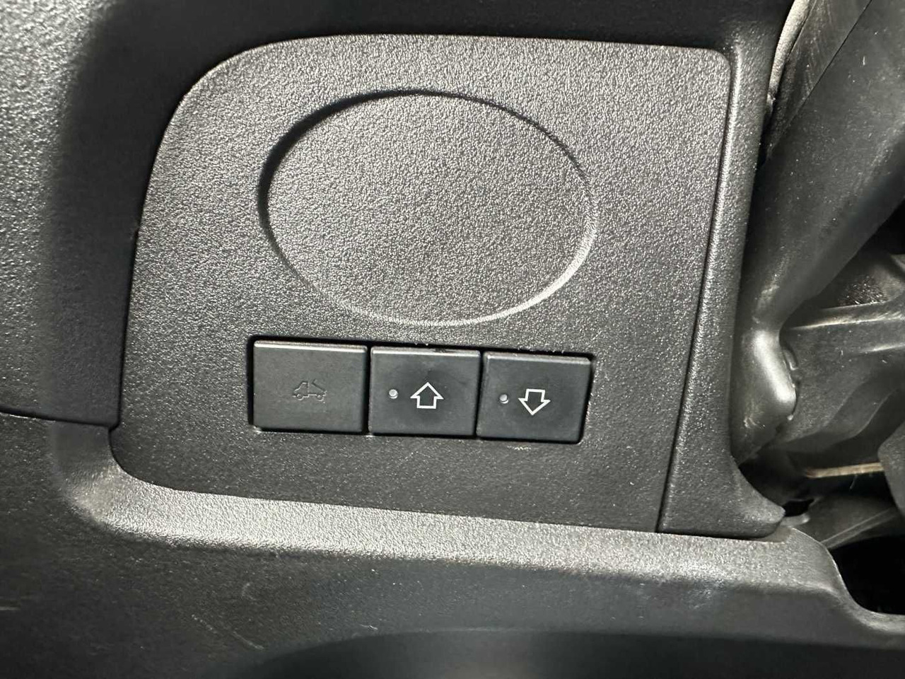 Transportbil med tippflak Iveco 70C18H 3-S.Kipper *R.3750mm*7Sitze*AHK*: bild 14 Transportbil med tippflak Iveco 70C18H 3-S.Kipper *R.3750mm*7Sitze*AHK*: bild 14