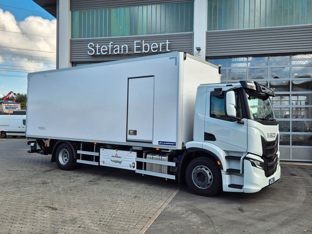 Iveco AD190S40/FP Lamberet Mitsubishi LBW Tür AHK - Kylbil lastbil: bild 4 Iveco AD190S40/FP Lamberet Mitsubishi LBW Tür AHK - Kylbil lastbil: bild 4
