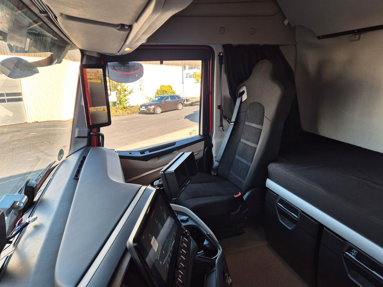 Dryckestransport lastbil Iveco AS260S50Y/FS Schwenkwand LBW 2xAHK CAM Intarder: bild 21 Dryckestransport lastbil Iveco AS260S50Y/FS Schwenkwand LBW 2xAHK CAM Intarder: bild 21