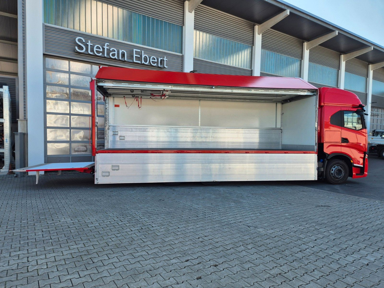 Dryckestransport lastbil Iveco AS260S50Y/FS Schwenkwand LBW 2xAHK CAM Intarder: bild 14 Dryckestransport lastbil Iveco AS260S50Y/FS Schwenkwand LBW 2xAHK CAM Intarder: bild 14