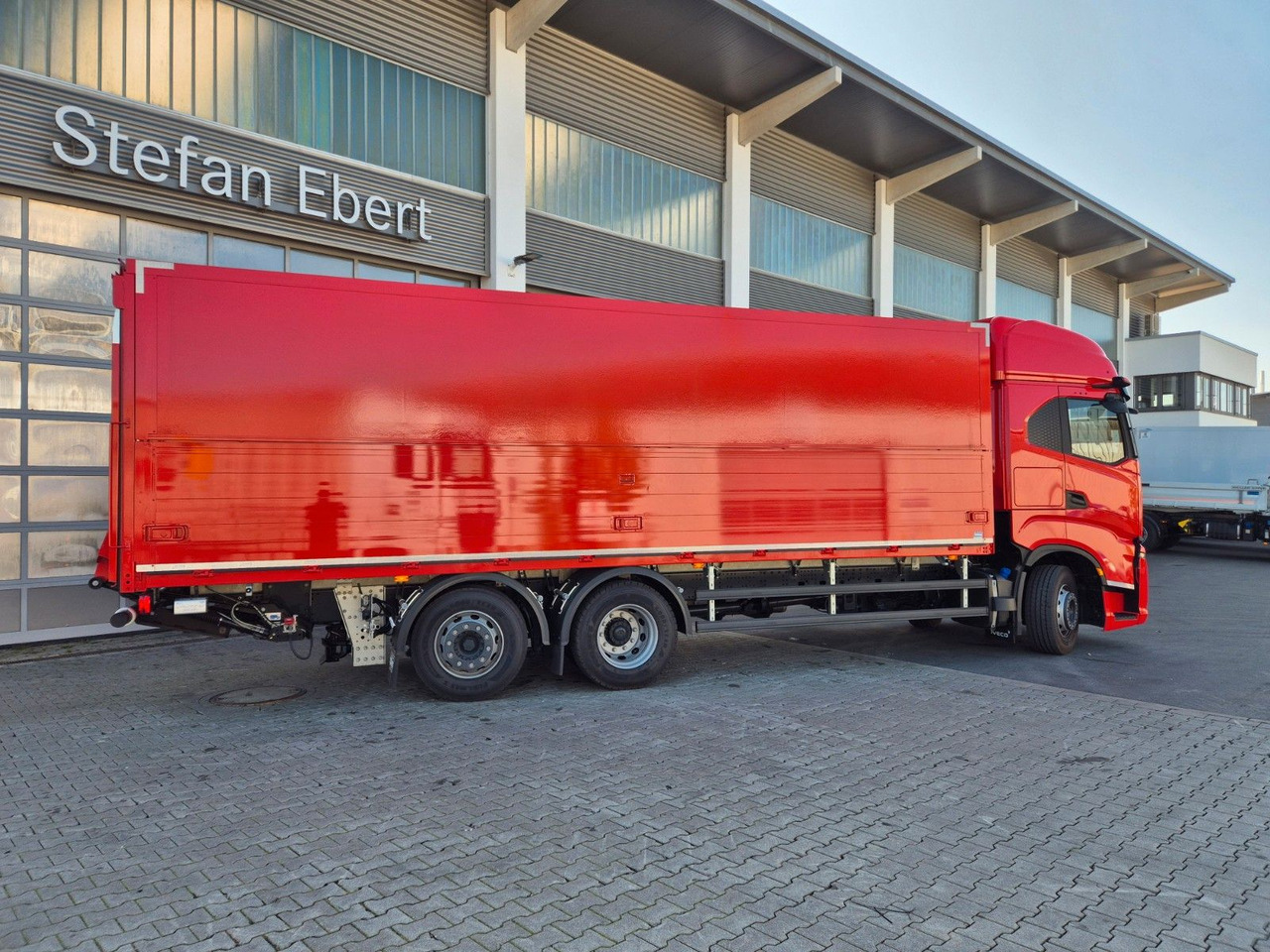 Dryckestransport lastbil Iveco AS260S50Y/FS Schwenkwand LBW 2xAHK CAM Intarder: bild 34 Dryckestransport lastbil Iveco AS260S50Y/FS Schwenkwand LBW 2xAHK CAM Intarder: bild 34