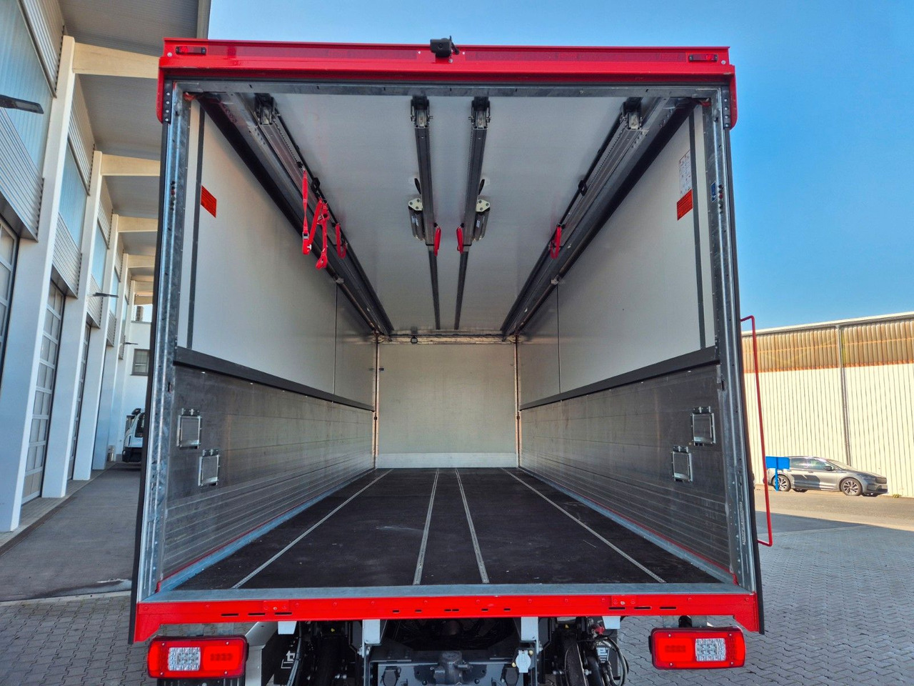 Dryckestransport lastbil Iveco AS260S50Y/FS Schwenkwand LBW 2xAHK CAM Intarder: bild 15 Dryckestransport lastbil Iveco AS260S50Y/FS Schwenkwand LBW 2xAHK CAM Intarder: bild 15