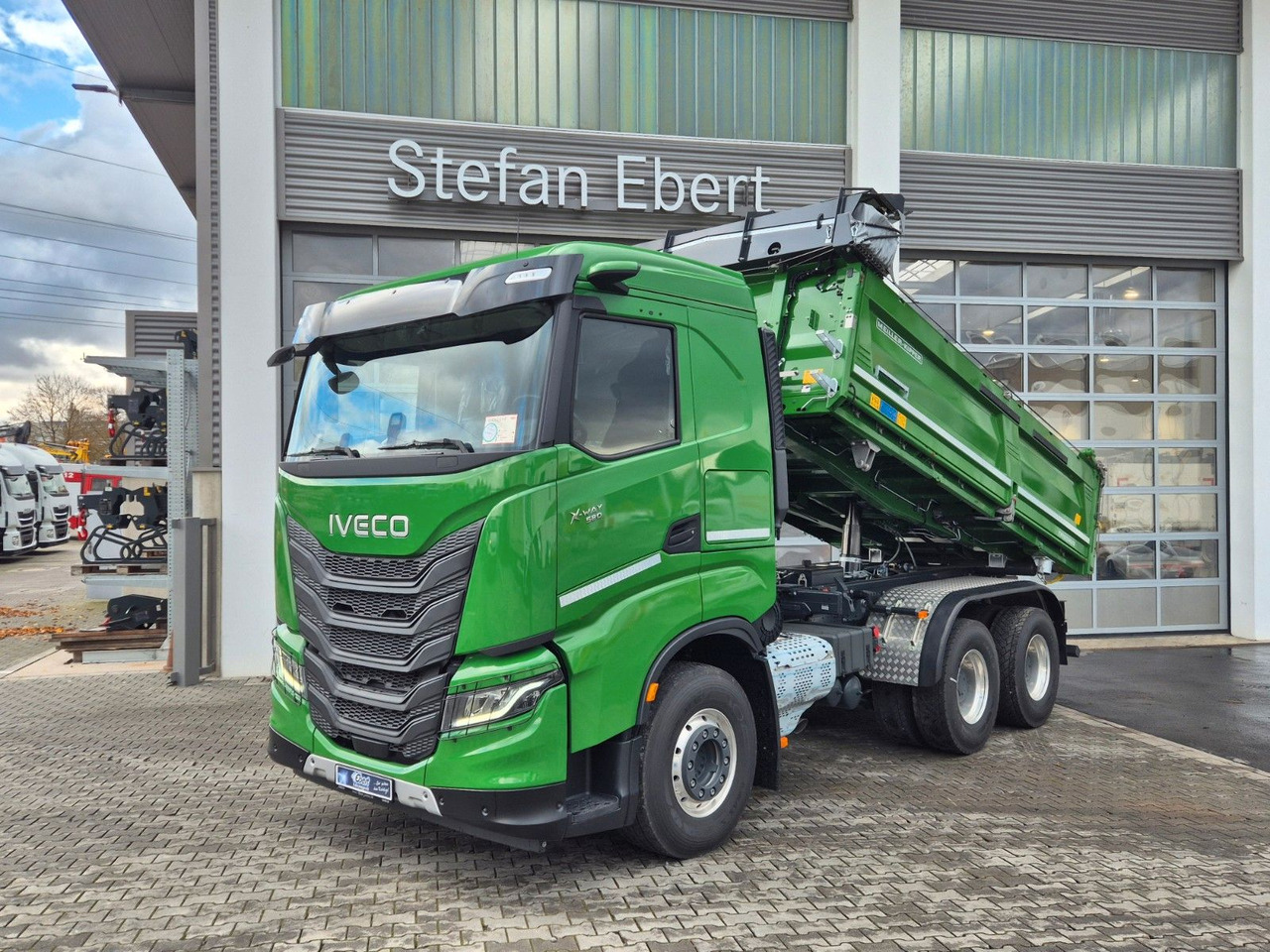 Iveco AS300X58Z HR ON+ Meiller Bordmatic AHK Intarder - Tippbil lastbil: bild 1 Iveco AS300X58Z HR ON+ Meiller Bordmatic AHK Intarder - Tippbil lastbil: bild 1