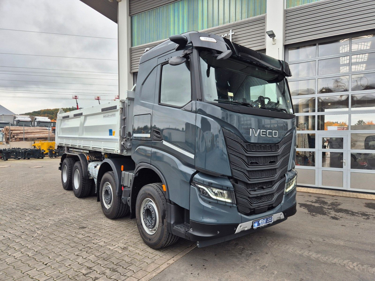 Iveco AS360X58Z HR ON+ 8x4 Meiller Bordmatic AHK - Tippbil lastbil: bild 3 Iveco AS360X58Z HR ON+ 8x4 Meiller Bordmatic AHK - Tippbil lastbil: bild 3