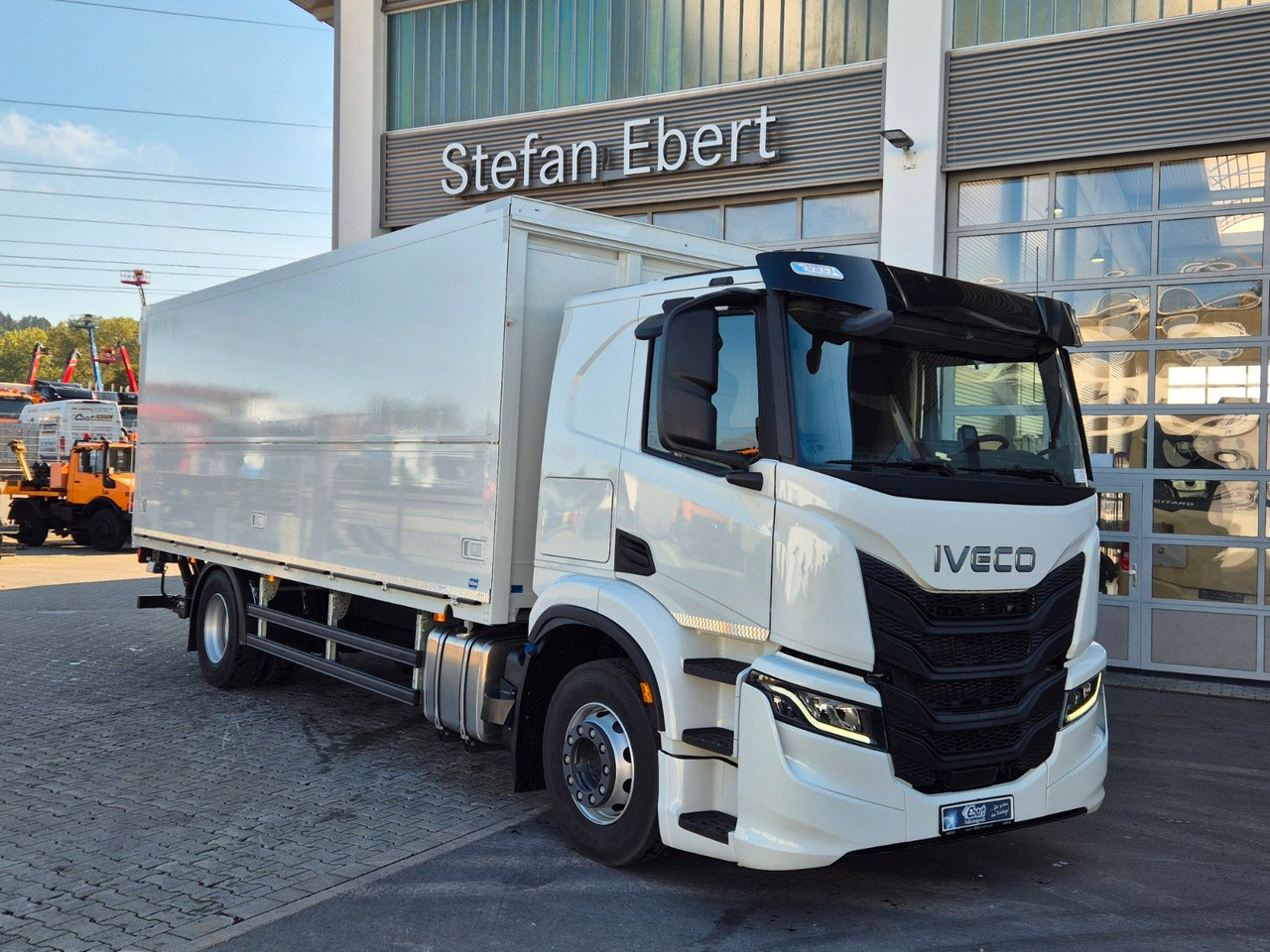 Iveco AT190S40/FP Böse Schwenkwand LBW AHK - Lastbil med skåp: bild 2 Iveco AT190S40/FP Böse Schwenkwand LBW AHK - Lastbil med skåp: bild 2