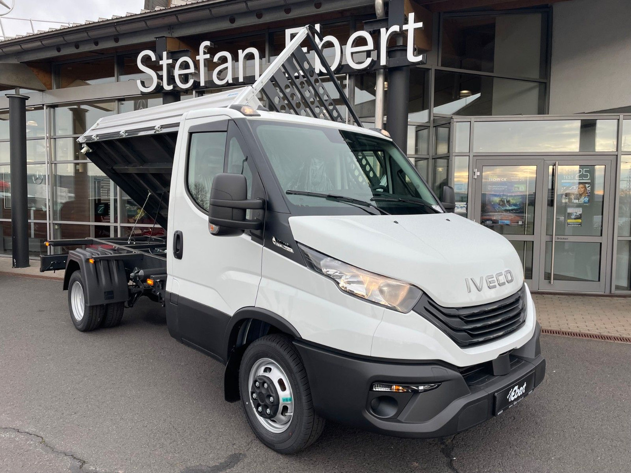Iveco Daily 35C14 A8 *R3.450mm*Automatik* 7x vorhanden - Transportbil med tippflak: bild 1 Iveco Daily 35C14 A8 *R3.450mm*Automatik* 7x vorhanden - Transportbil med tippflak: bild 1